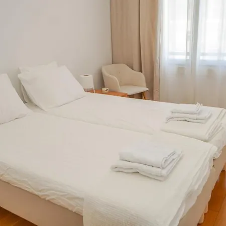 Places - Areeiro Apartament *