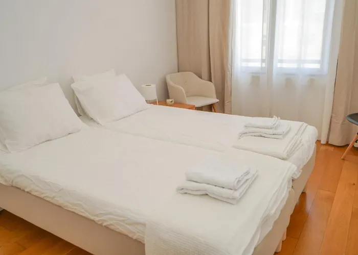 Places - Areeiro アパート *