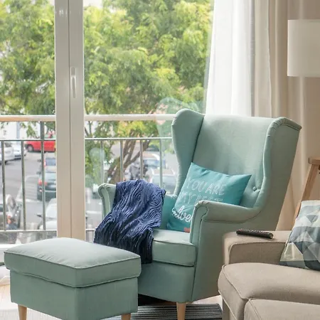 Places - Areeiro شقة